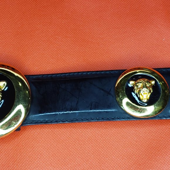 Escada Black Belt main image 8